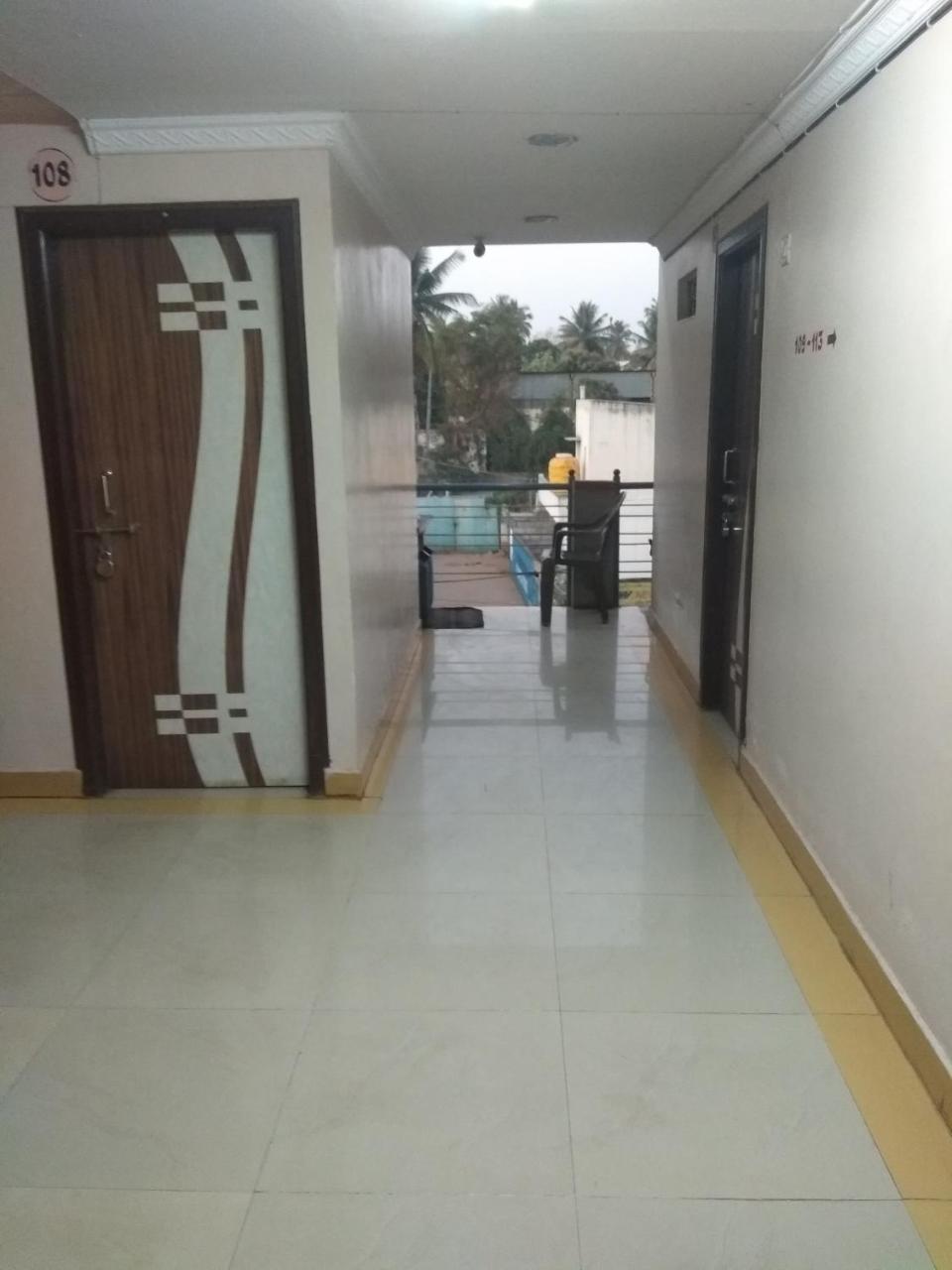 מלון העיר בנגלור Apoorva Residency מראה חיצוני תמונה